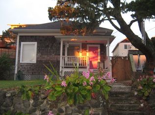 924 SW 12th St, Newport, OR 97365