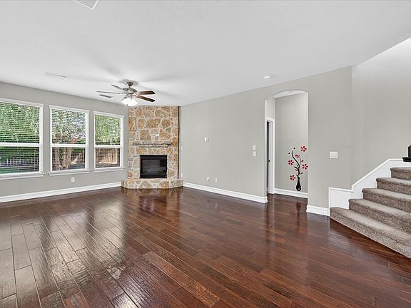 2nd image of 2325 Leeward Pl