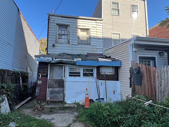 4th image of 2005 Fairlawn Ave SE