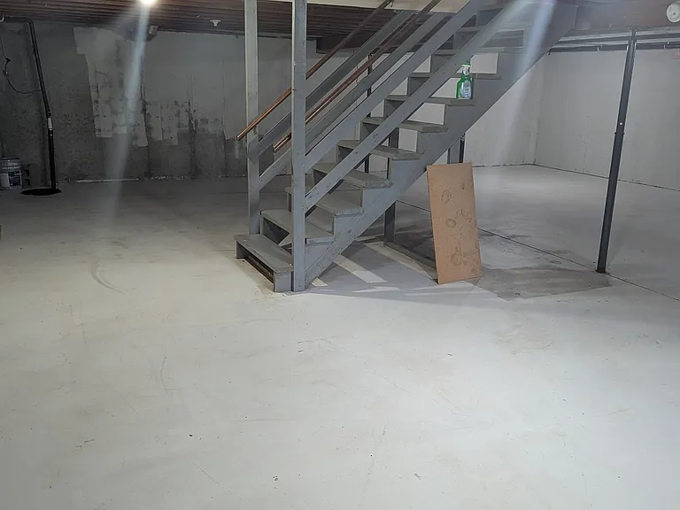 1357 Regal Ave — Photo 13