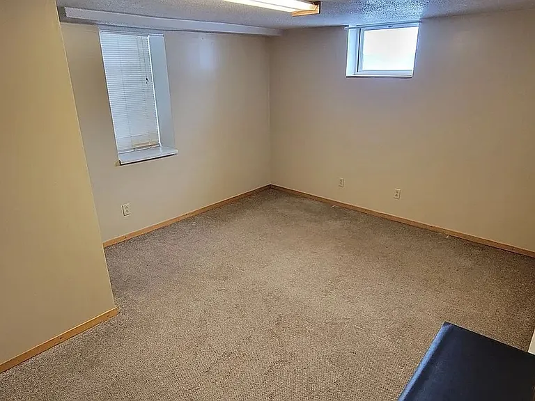 2521 Iowa St — Photo 8