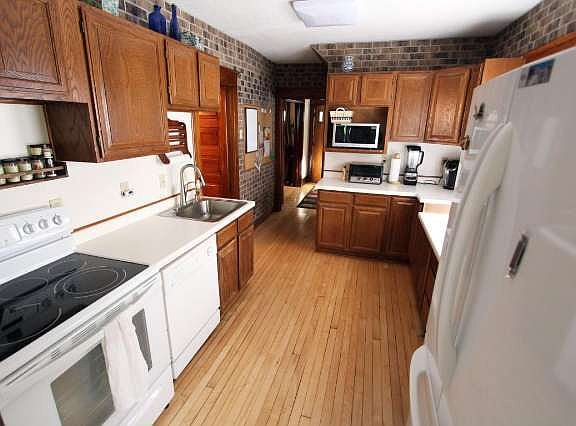 4th image of 920 Beechwood Ave