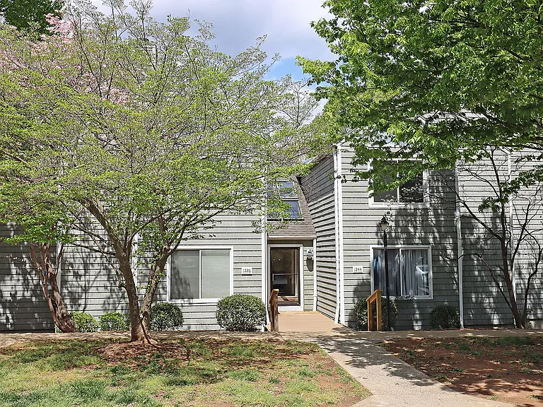 1242 Clifden Grn — Photo 14