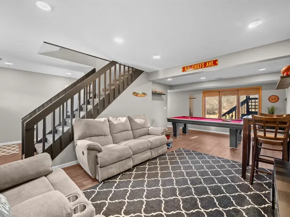 107 Timber Ridge Dr, Pella, IA 50219