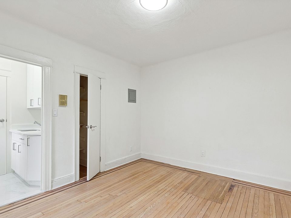 2nd image of 49 Willow St APT 2B
