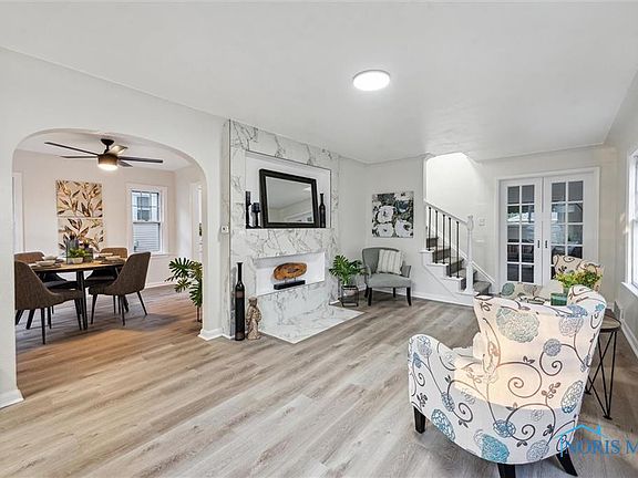 5th image of 3554 Hazelhurst Ave