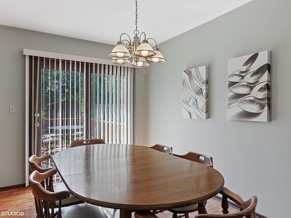 5th image of 562 N Garfield Blvd
