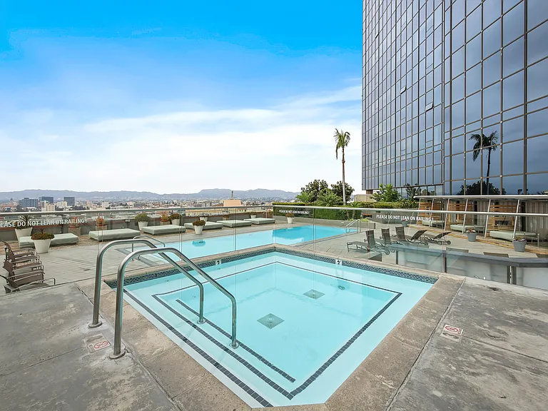 1100 Wilshire Blvd #2607 — Photo 25