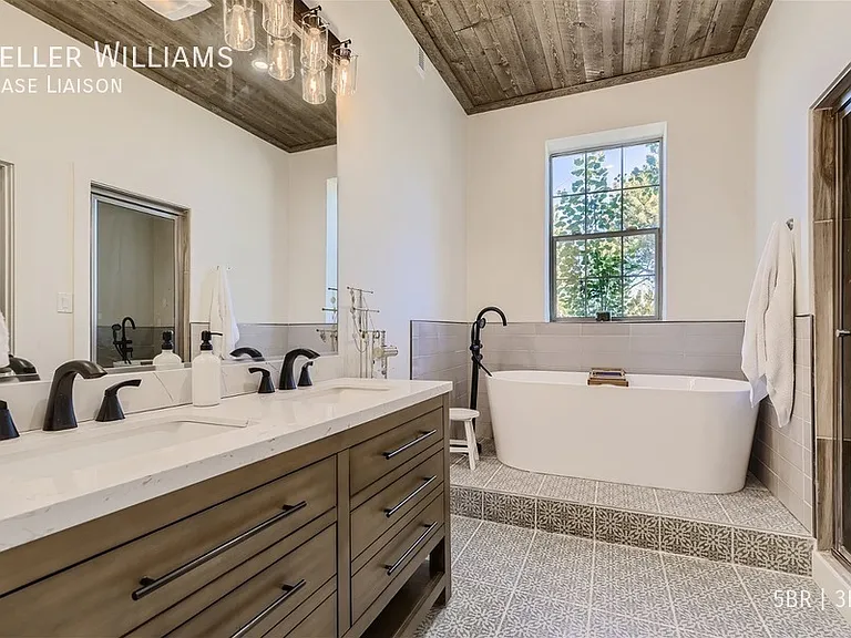 9170 Frank Rd — Photo 14