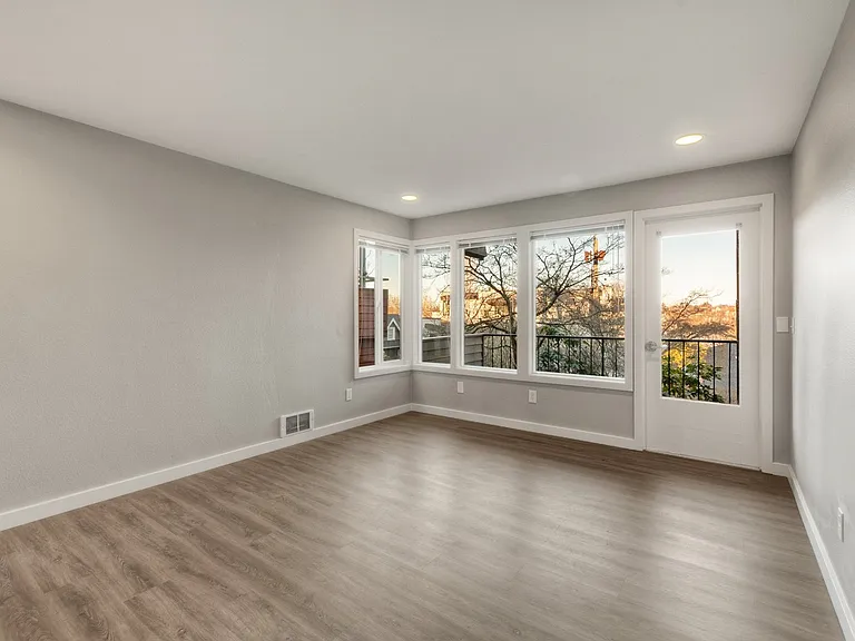 Waverly Place Apartments — Photo 3