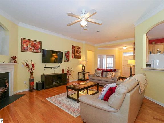 3rd image of 719 Thistlewood Dr