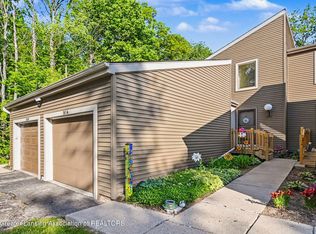 5634 Deville Ct, East Lansing, MI 48823