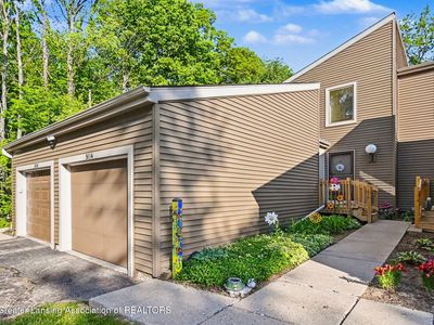 5634 Deville Ct, East Lansing, MI, 48823