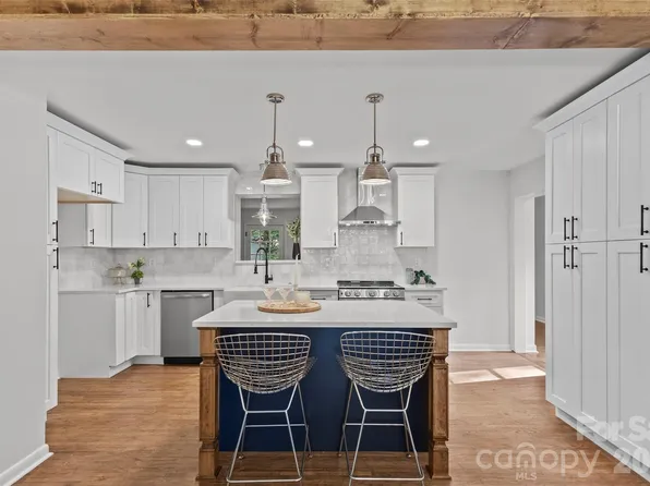 3840 Colebrook Rd, Charlotte, NC 28215