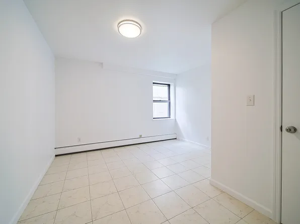 93 Myrtle Avenue image 6 of 18