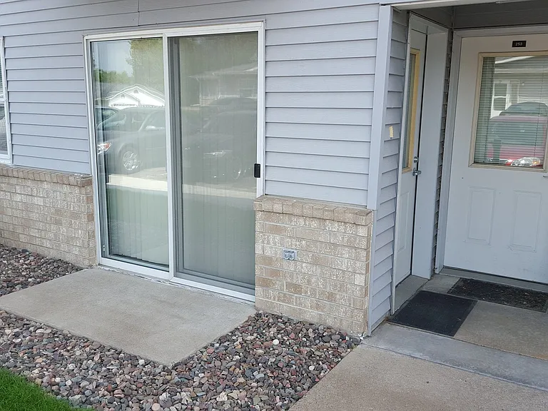 Pinedale Apartments and Red Cedar Townhomes — Photo 33