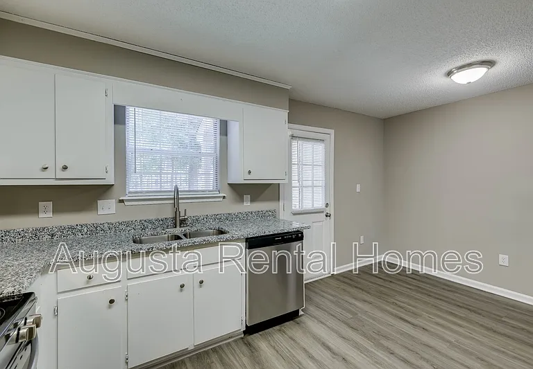 146 Chalet North Ct #146 — Photo 16