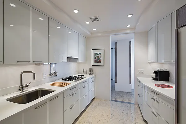 Sold by Macklowe Management Co. Inc | media 13