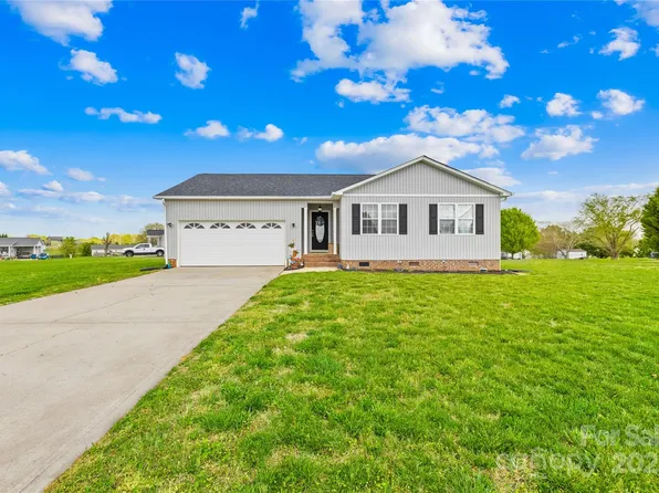 103 Chambwood Ln, Boiling Springs, NC 28152