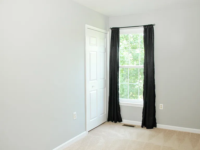 125 N Towne Ct — Photo 9