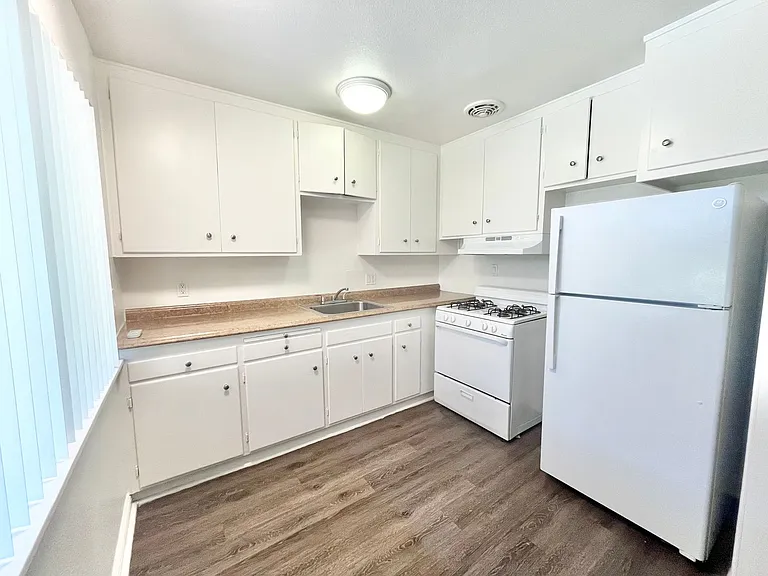 1214 Bell Street — Photo 29