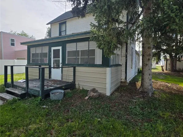 214 S 4th St, Bridger, MT 59014