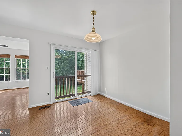 15044 Gaffney Cir — Photo 10