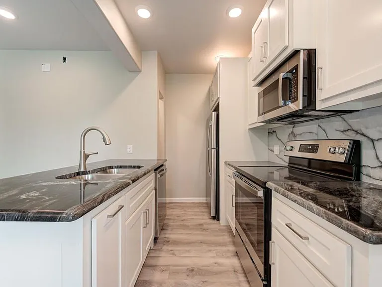 222 S University Blvd #6 — Photo 8