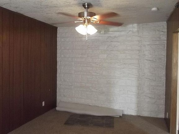 3rd image of 1009 Rosebud St