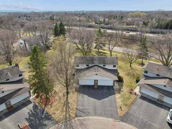 8525 W 97th Street Cir, Bloomington, MN 55438