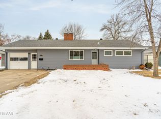 1918 Chestnut St, Grand Forks, ND 58201