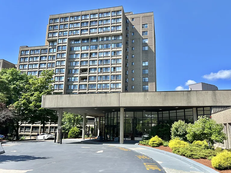 250 Hammond Pond Pkwy #310S — Photo 1