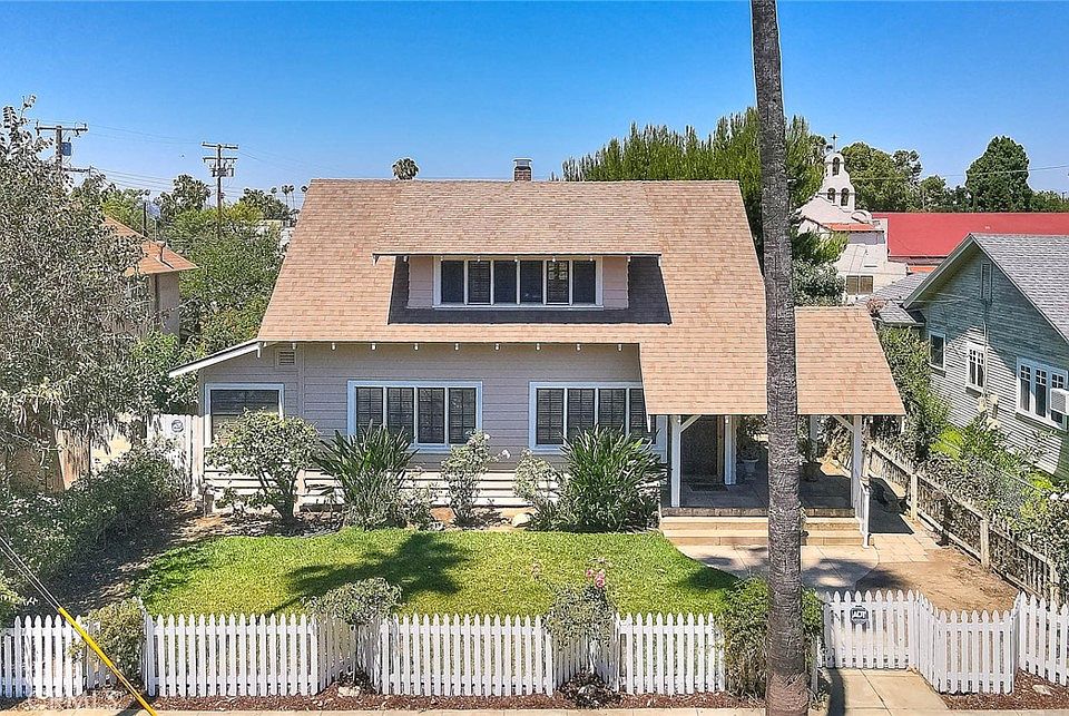 1st image of 563 Claremont Pl
