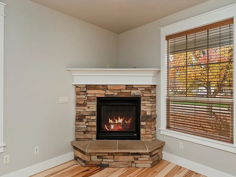 12722 N 9th Ave — Photo 11