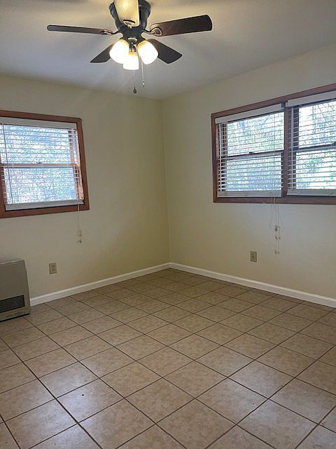 1st image of 33A Marigold Dr