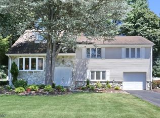 28 Yardley Ct, Glen Rock, NJ 07452