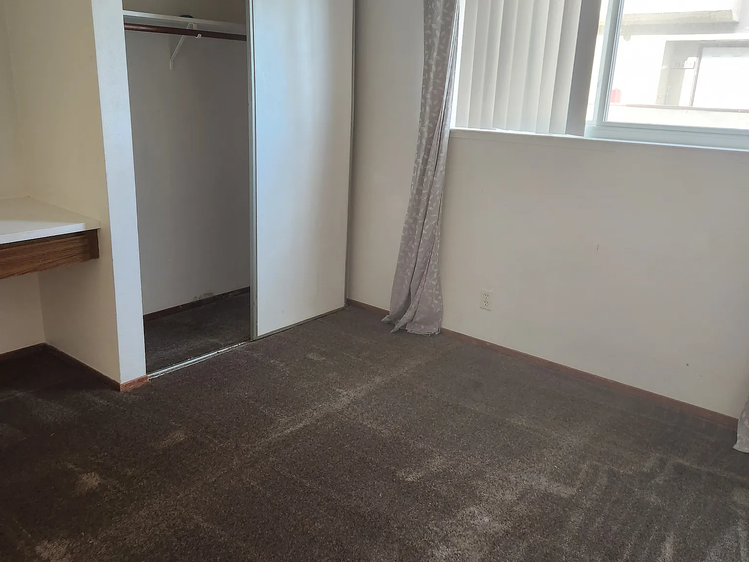 3 bed, 1200 sqft, $3,400 — Photo 2