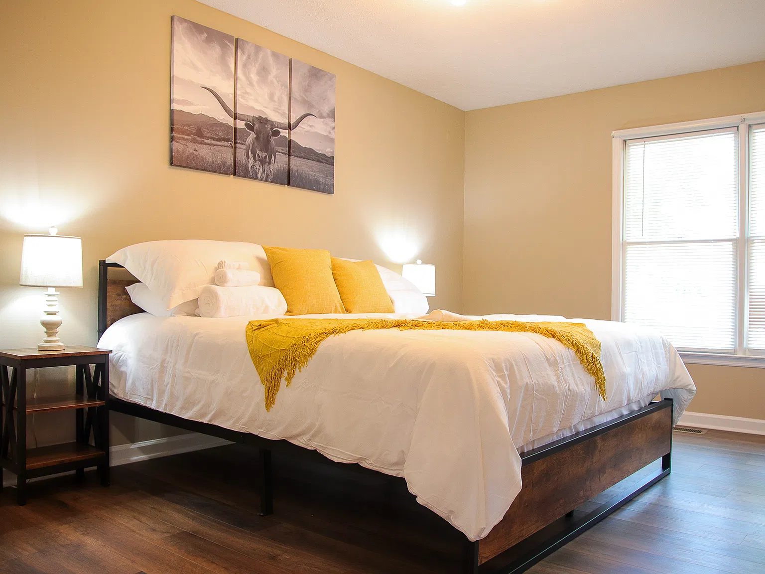 3 bed, 1084 sqft, $3,400 — Photo 3
