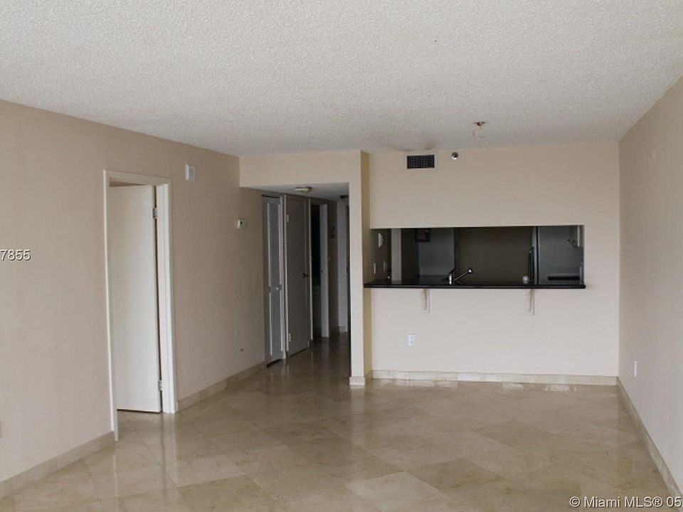 1st image of 555 NE 15th St APT 25I