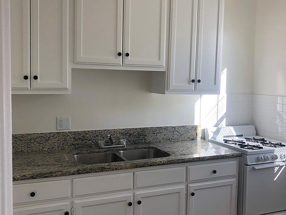 2nd image of 2890 Leeward Ave #204