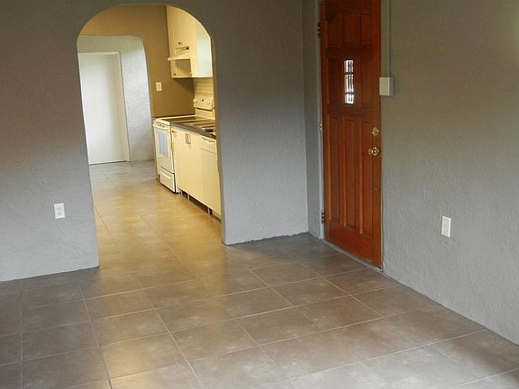 Entryway / Dining Room