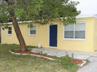 894 Poinsettia Dr, North Fort Myers, FL 33903