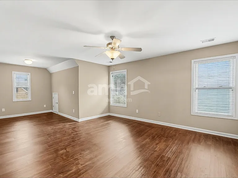 492 Winter Haven Ln — Photo 9
