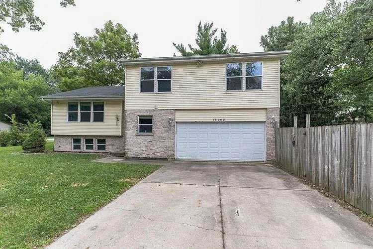 16200 Saint Louis Ave photo 1