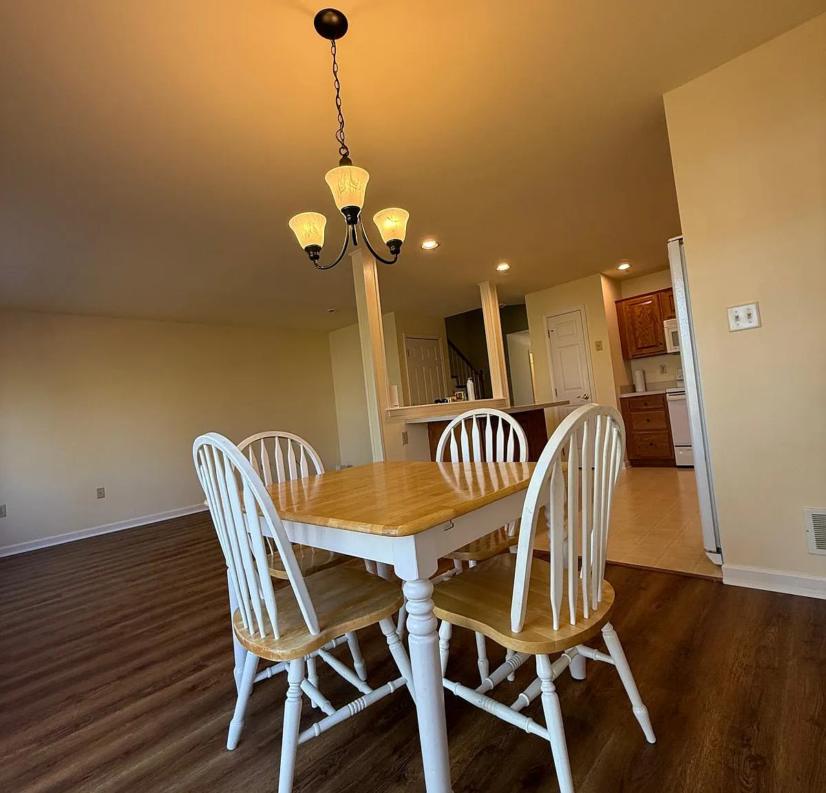 3 bed, 1900 sqft, $875 — Photo 3