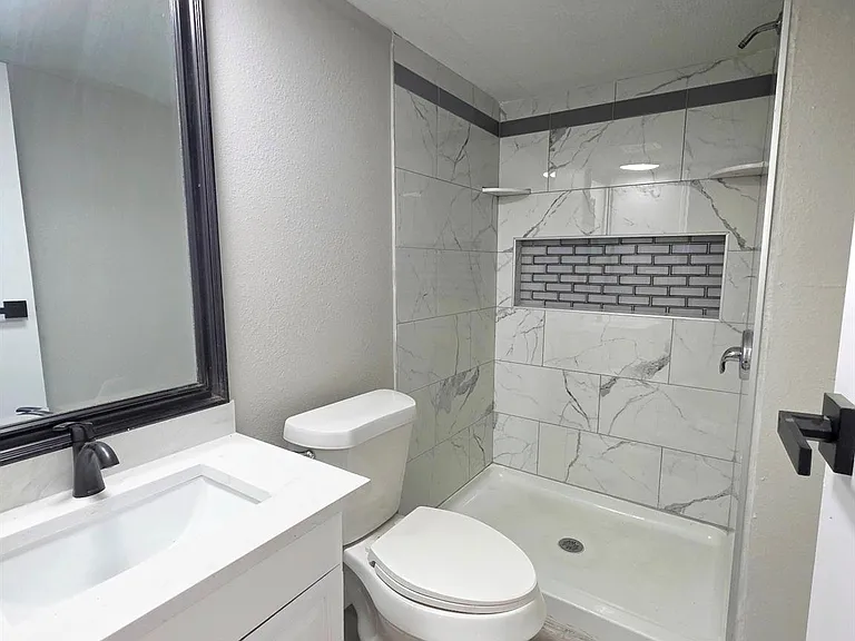 312 Paddock St #1 — Photo 14