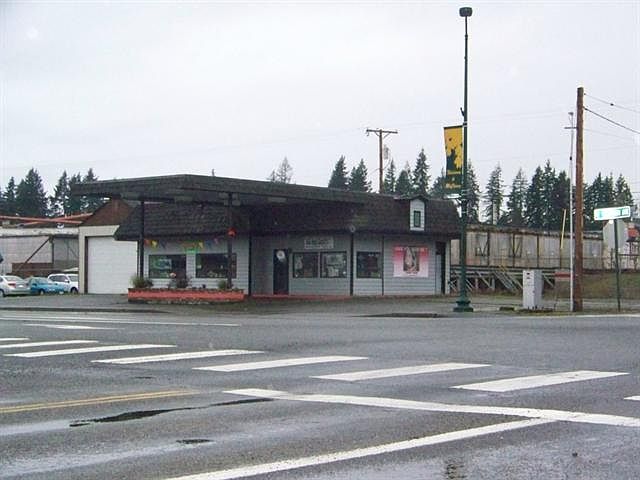 1st image of 106 W Simpson Ave