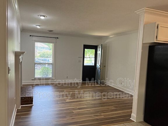 3rd image of 205 Crestlawn Pl