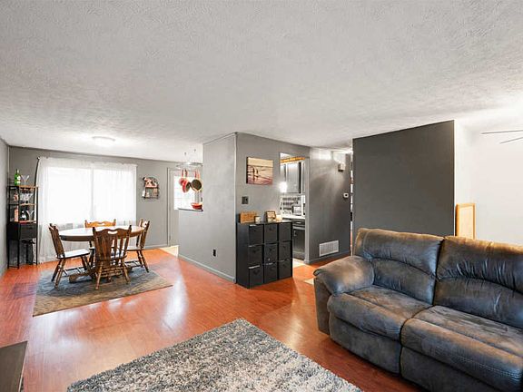 4th image of 2466 Onyx Ct