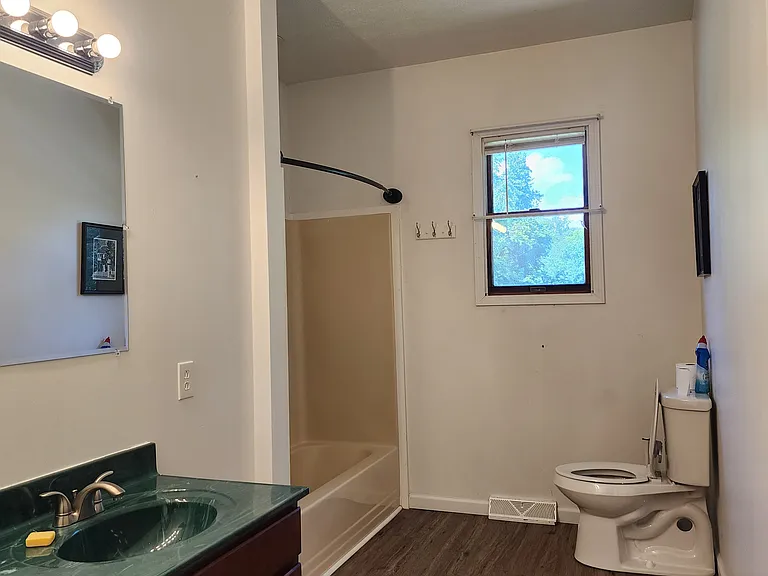 412 Patterson Ave — Photo 15